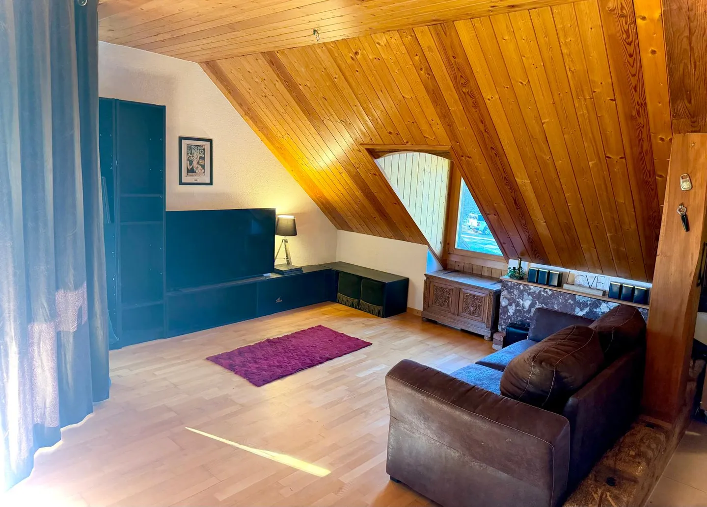 Charming 4.5 Room Apartment - Photo 2 of 3