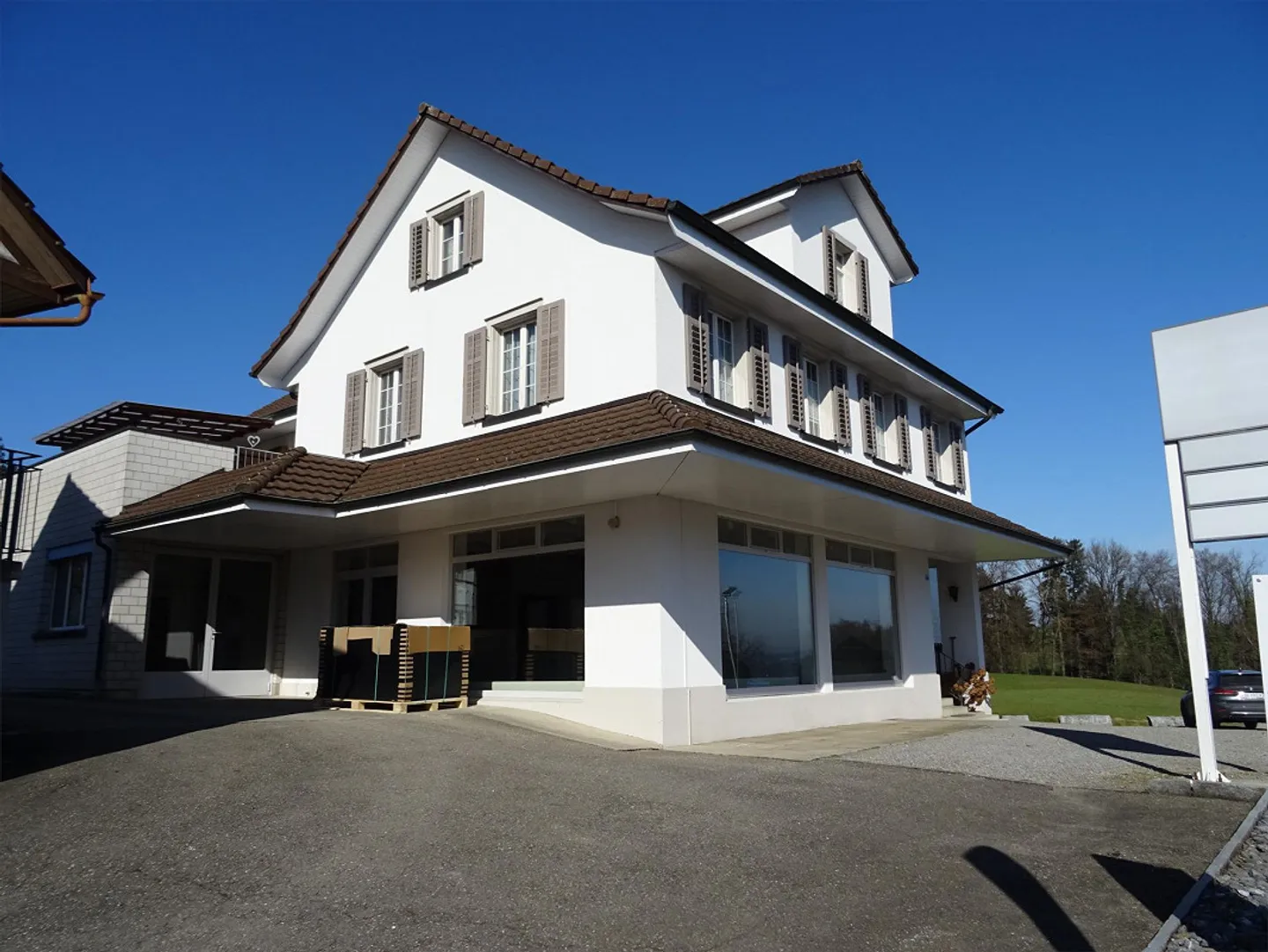 Spazio commerciale di 237m2 con vetrina - Foto 2 di 24