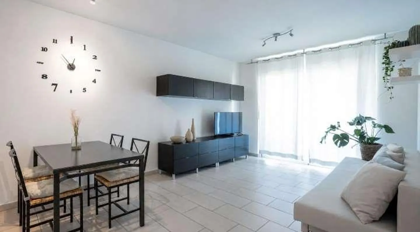 Appartement lumineux de 2,5 pièces avec balcon à Viganello - Photo 3 sur 8
