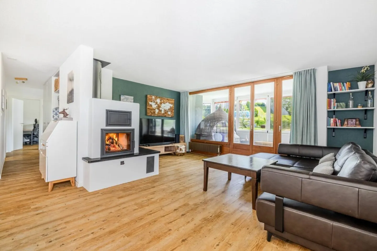Modernes Apartment mit verglasten Balkonen - Foto 3 von 10