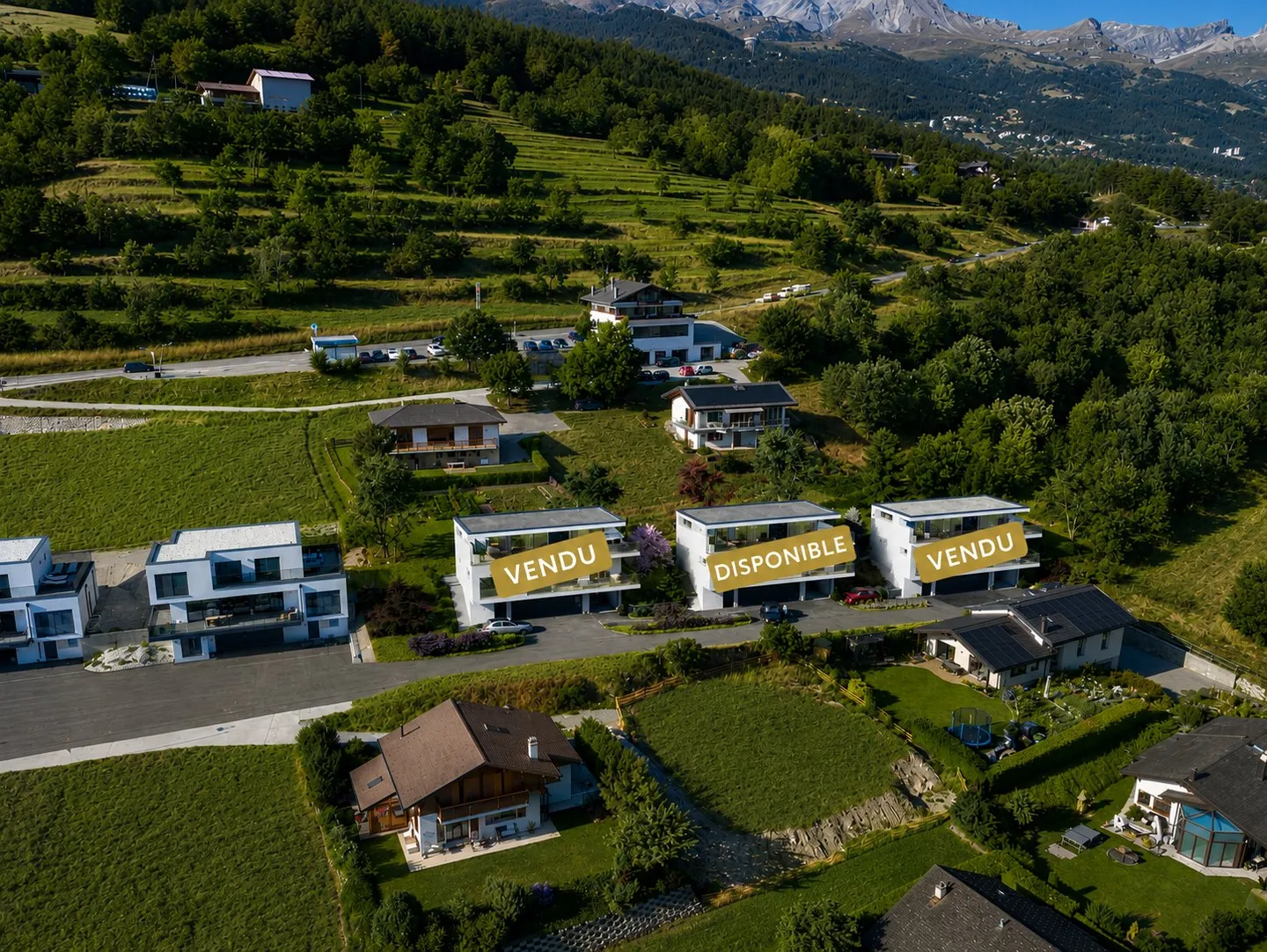 Exclusive Villa with Alpine Views - Photo 7 of 11
