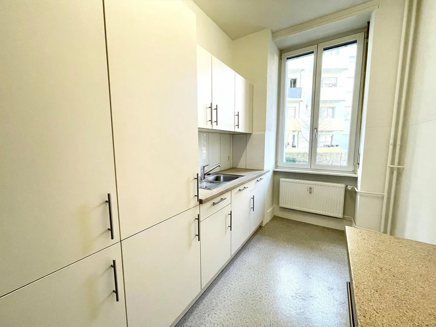 Appartamento di 3 locali in vecchio edificio 58m2 vicino al Teatro Musicale - Foto 4 di 10