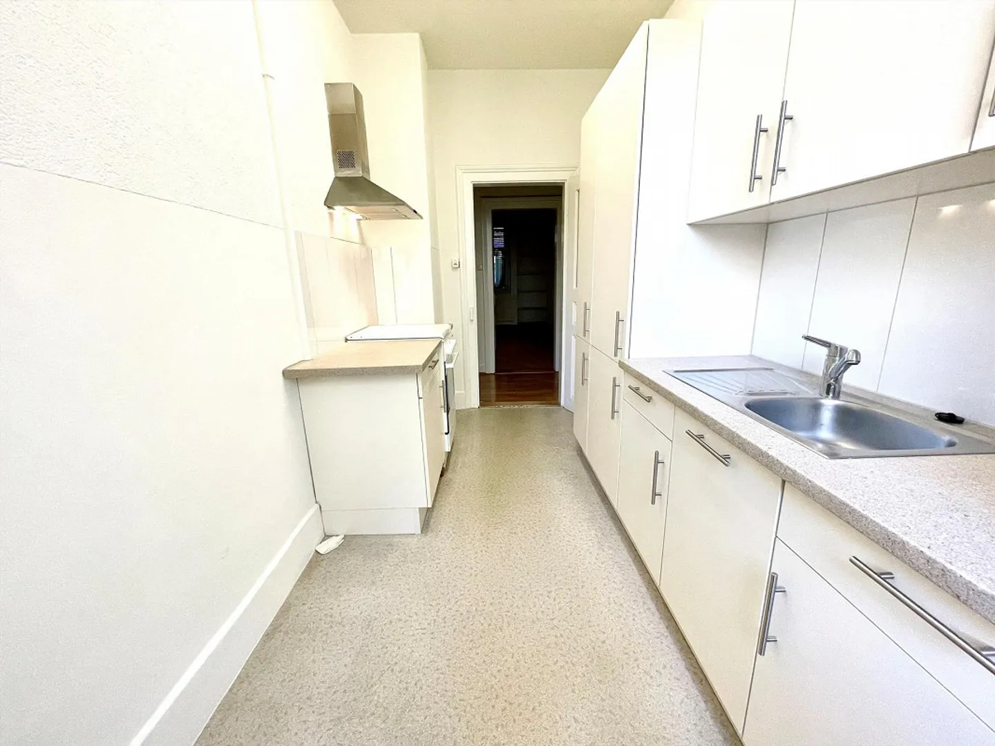 Appartamento di 3 locali in vecchio edificio 58m2 vicino al Teatro Musicale - Foto 5 di 10