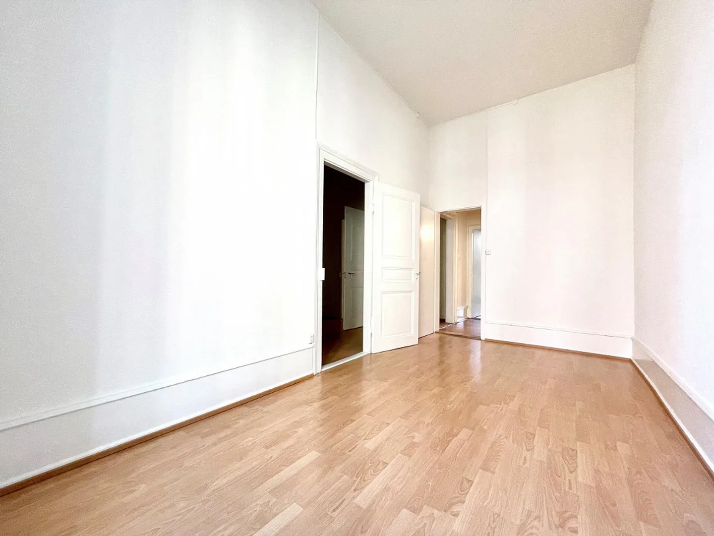 Appartamento di 3 locali in vecchio edificio 58m2 vicino al Teatro Musicale - Foto 9 di 10