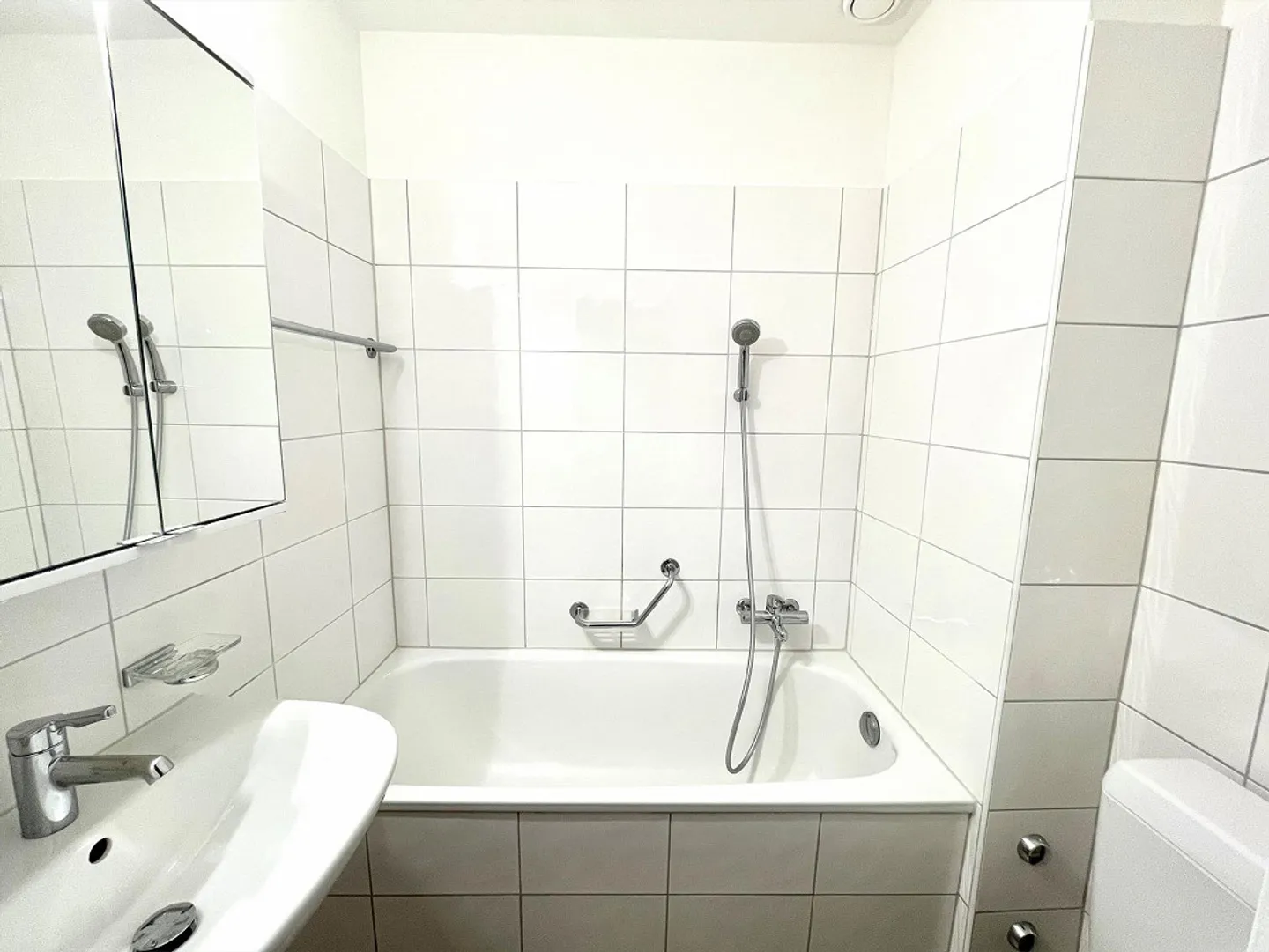 Appartamento di 3 locali in vecchio edificio 58m2 vicino al Teatro Musicale - Foto 2 di 10