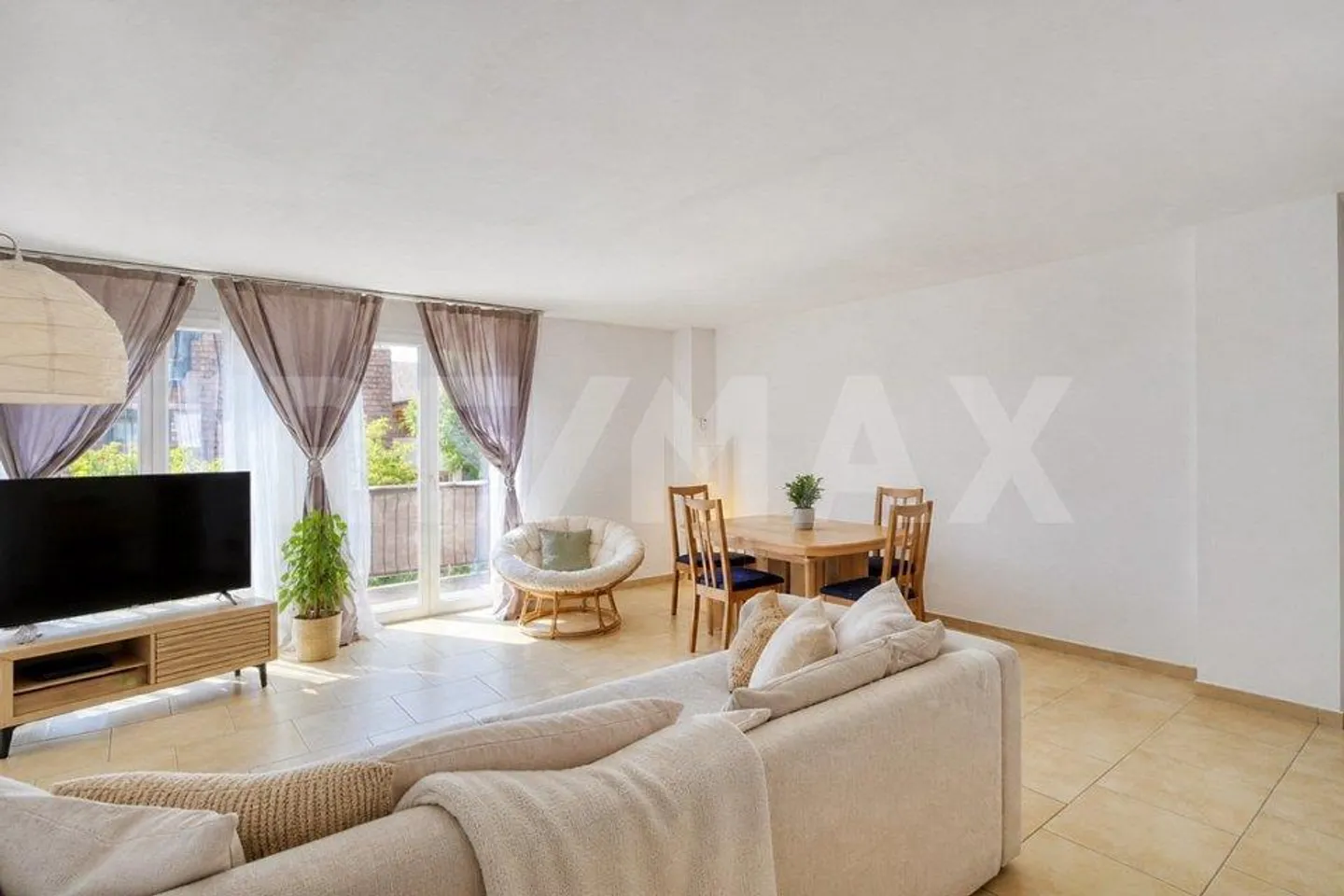 LAVIGNY – TRIPLEX DE 141 M² À L’ESPRIT MAISON - Photo 1 sur 7