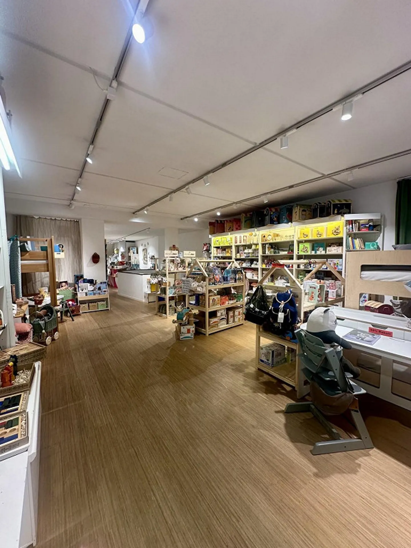 Espace de vente spacieux dans la vieille ville de Berne - Photo 3 sur 13