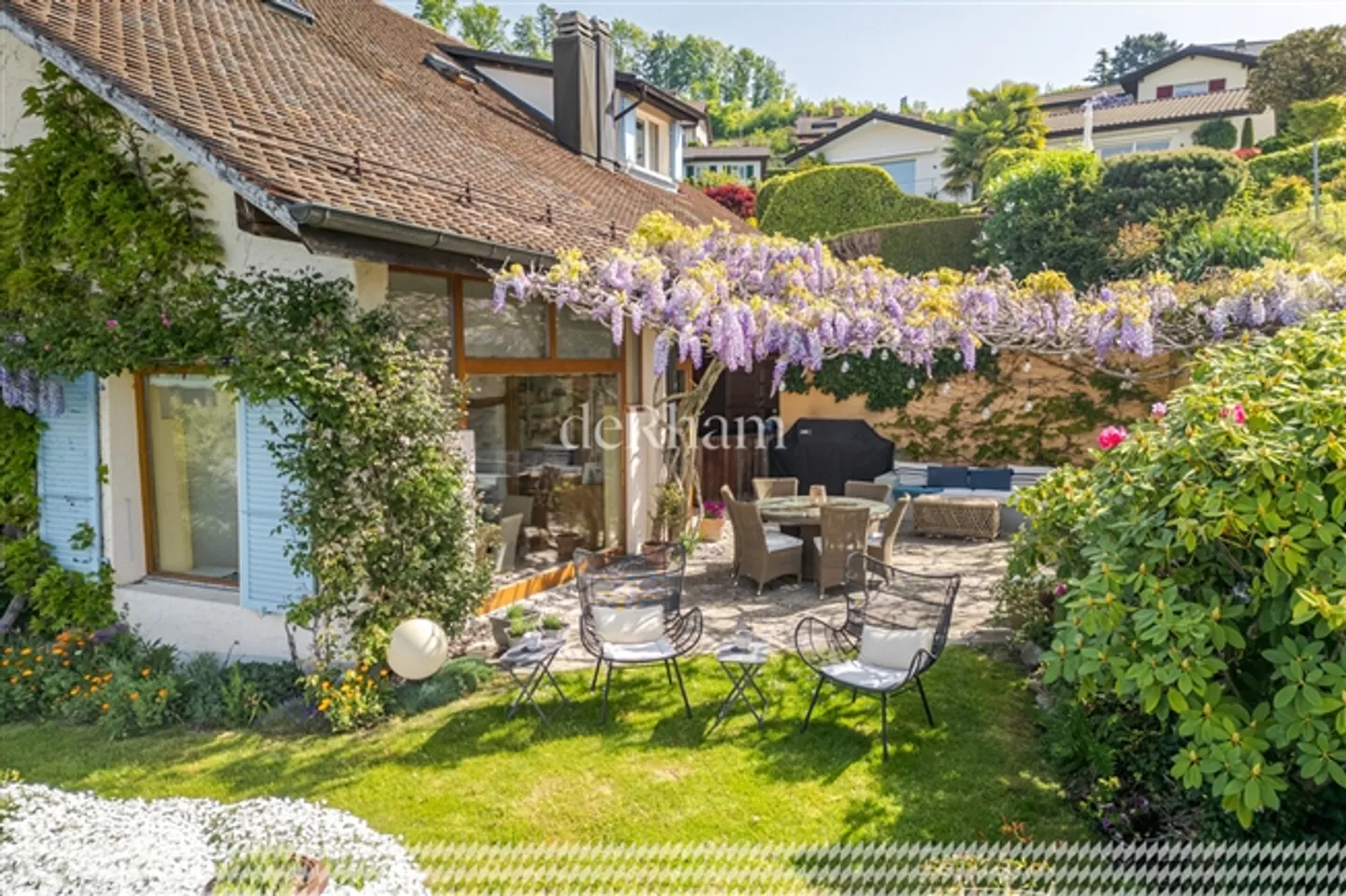 Charming Winemaker's House
In the Heart of the Vineyards
View of Lake Geneva - Photo 3 of 20