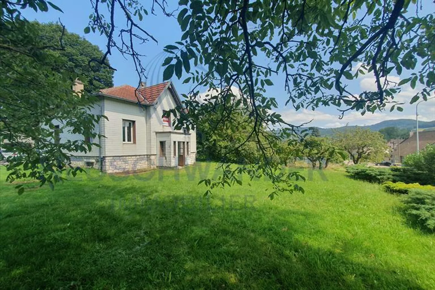 Small house in the prairie to renovate on a very large plot - Photo 1 of 14