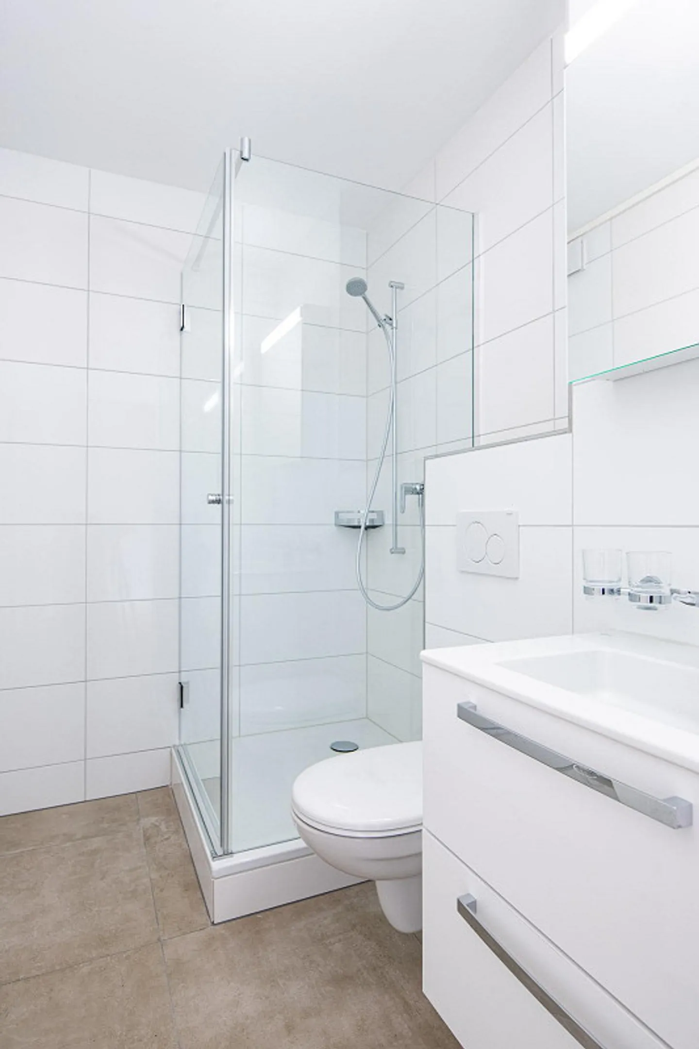 Appartement 2 pièces rénové à Neuhausen - Photo 10 sur 11