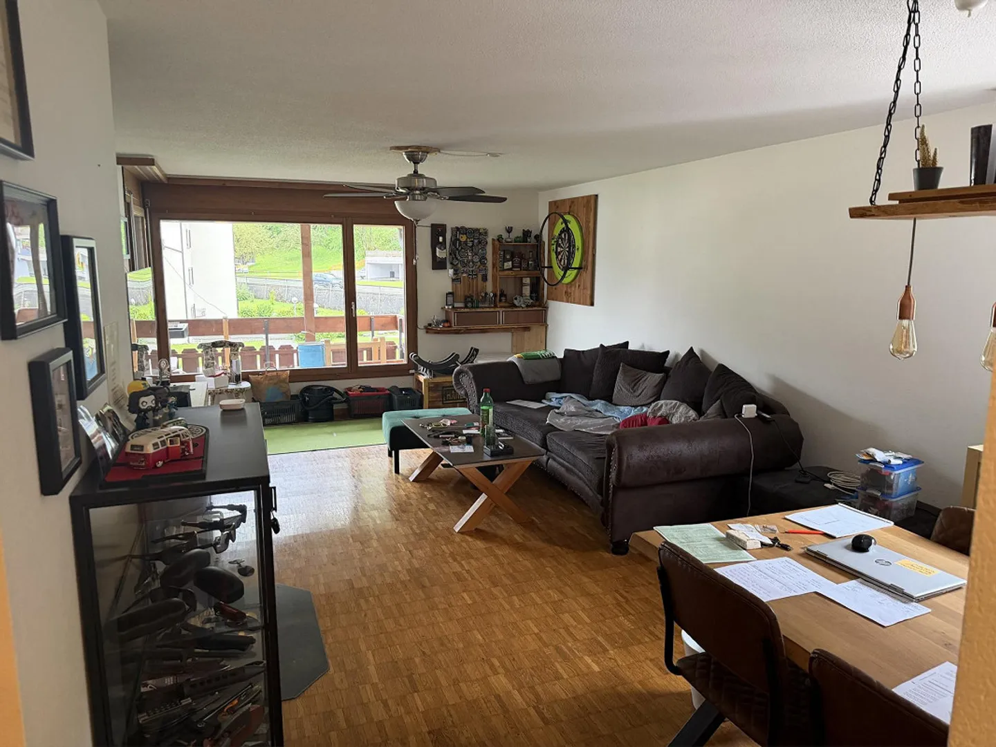 SOUS-LOCATION RECHERCHÉE !!! SUPERBE APPARTEMENT 2,5 PIÈCES À CAZIS !!! - Photo 2 sur 8
