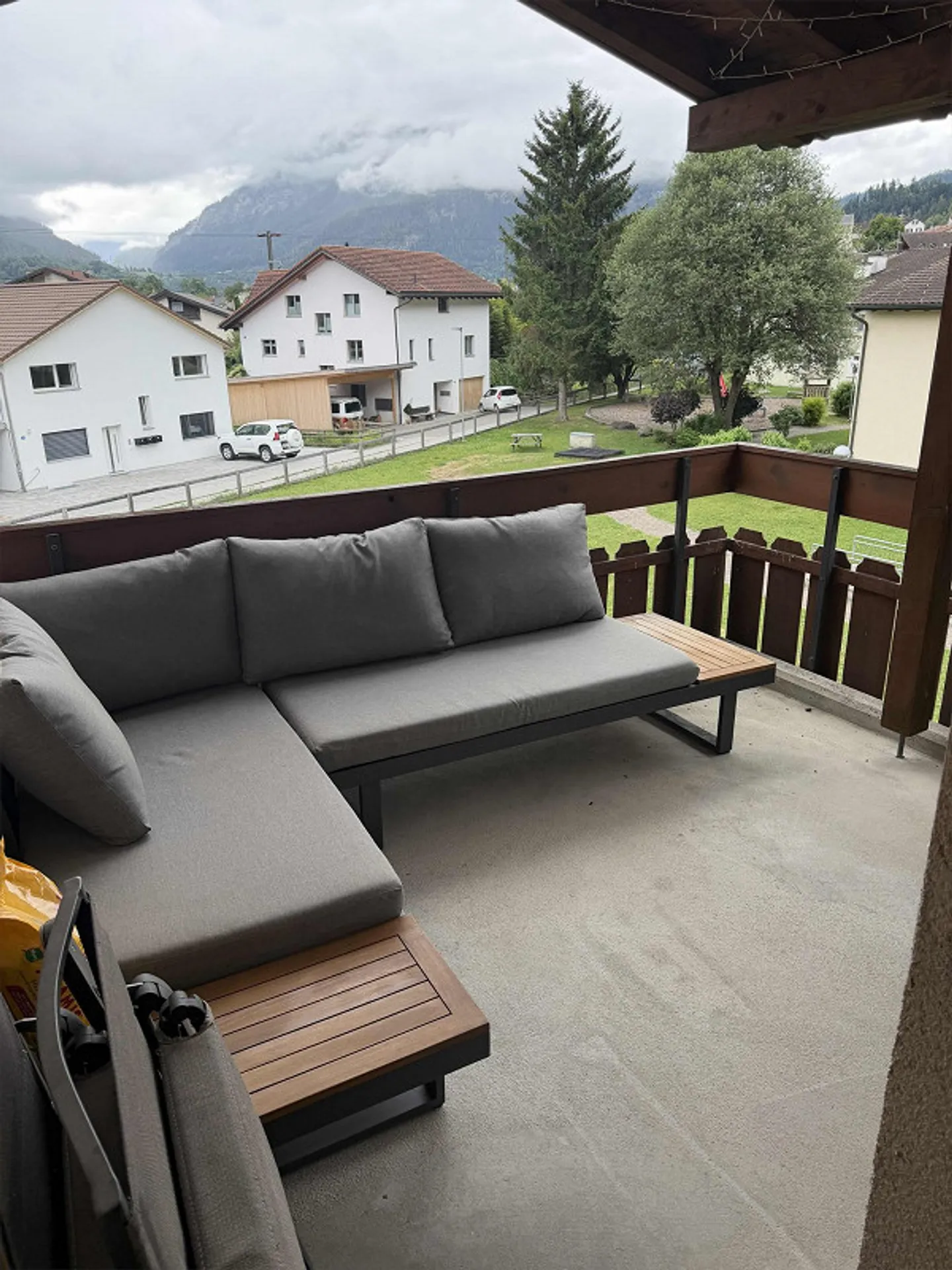 SOUS-LOCATION RECHERCHÉE !!! SUPERBE APPARTEMENT 2,5 PIÈCES À CAZIS !!! - Photo 7 sur 8
