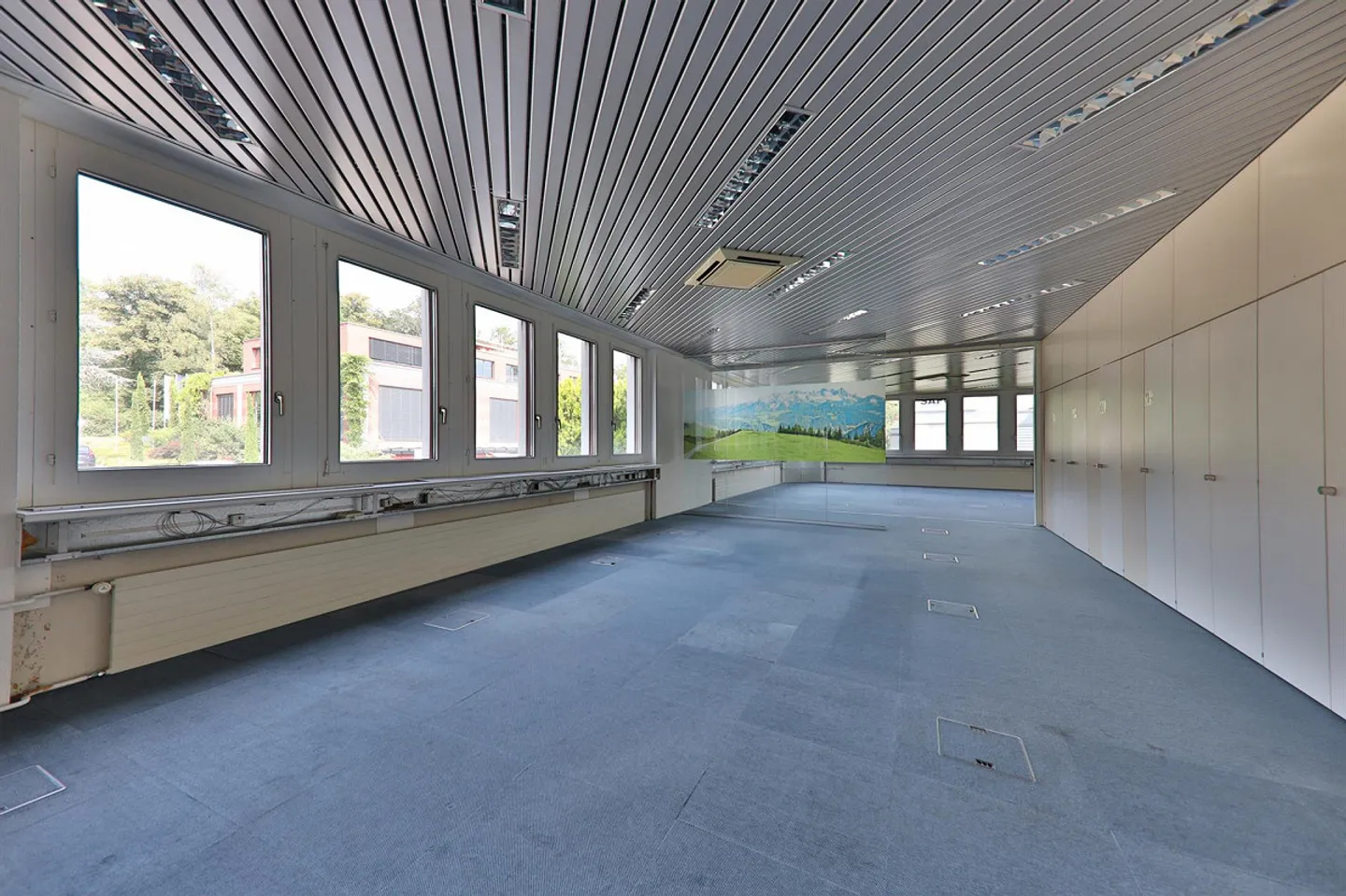 Representative, modern office spaces with a panoramic view - Photo 1 of 16