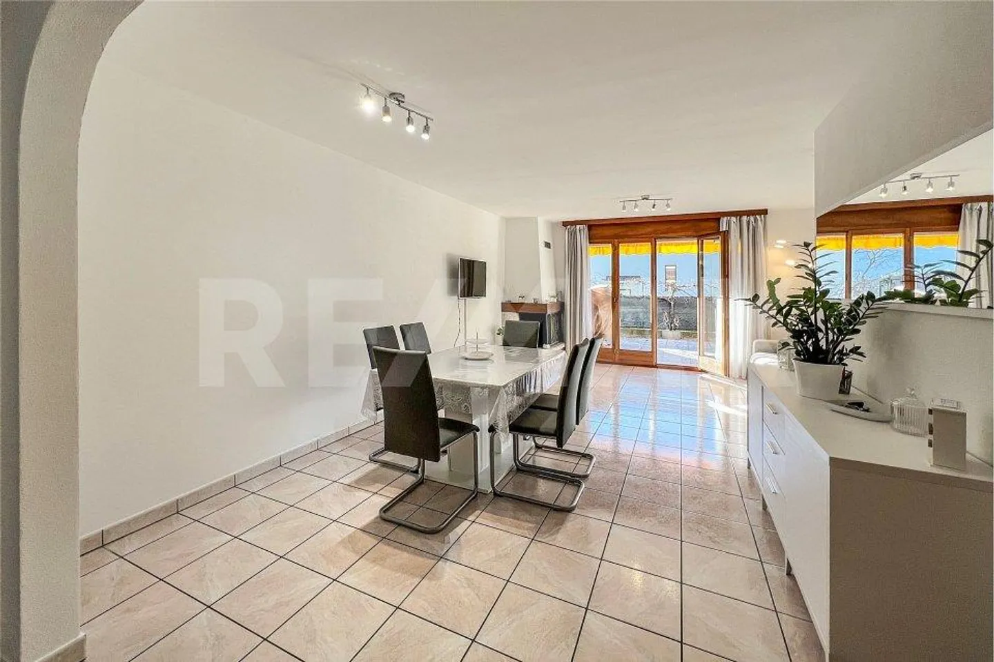 Reihenhaus mit 4,5 Zimmern - Foto 4 von 13