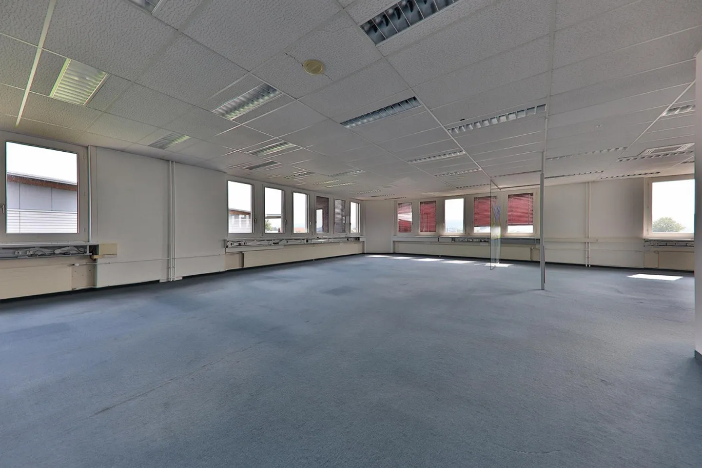 Representative, modern office spaces with a panoramic view - Photo 3 of 16