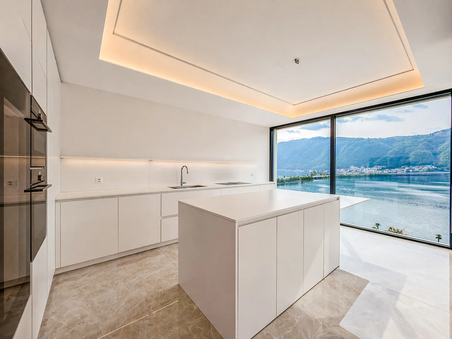 Grand appartement avec jardin et vue imprenable sur le lac à Bissone - Photo 3 sur 16