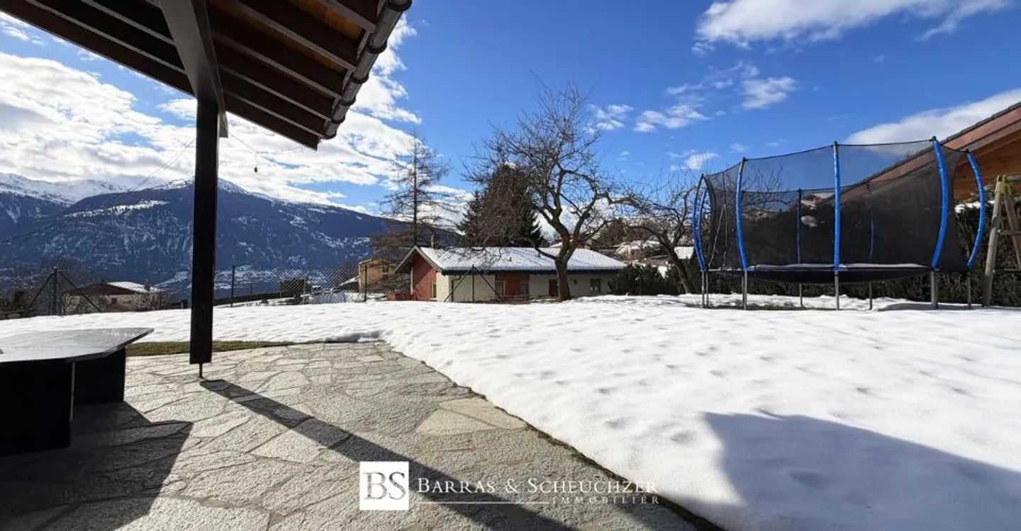 Villa spacieuse avec vue sur les montagnes - Photo 1 sur 11