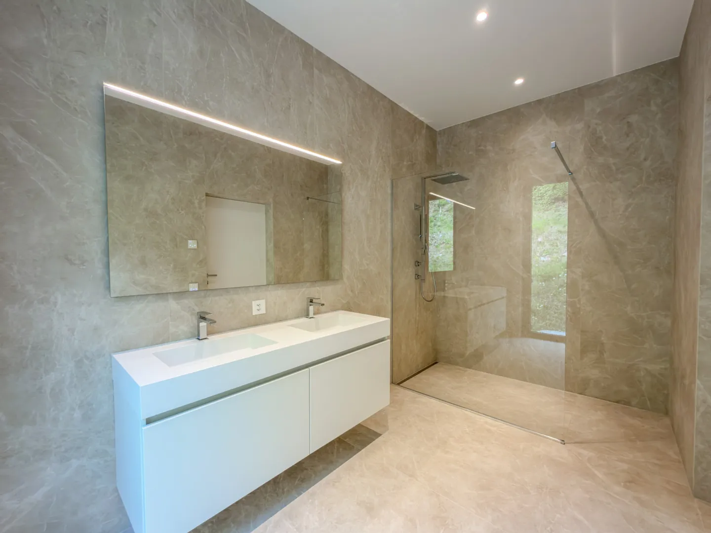 Grand appartement avec jardin et vue imprenable sur le lac à Bissone - Photo 12 sur 16