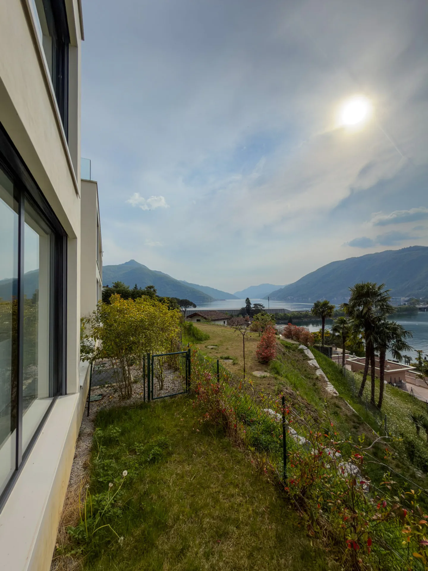 Grand appartement avec jardin et vue imprenable sur le lac à Bissone - Photo 14 sur 16