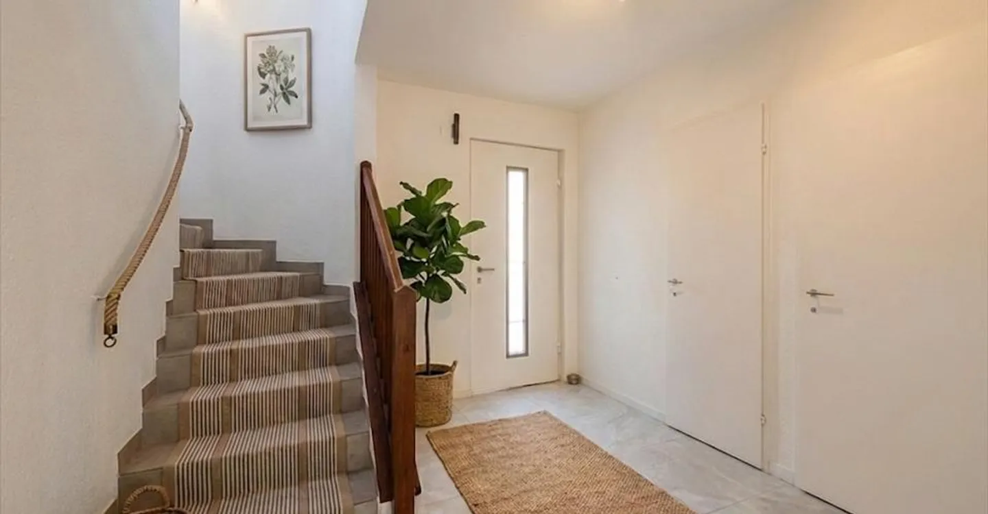 Villa semi-détachée élégante - Photo 2 sur 7