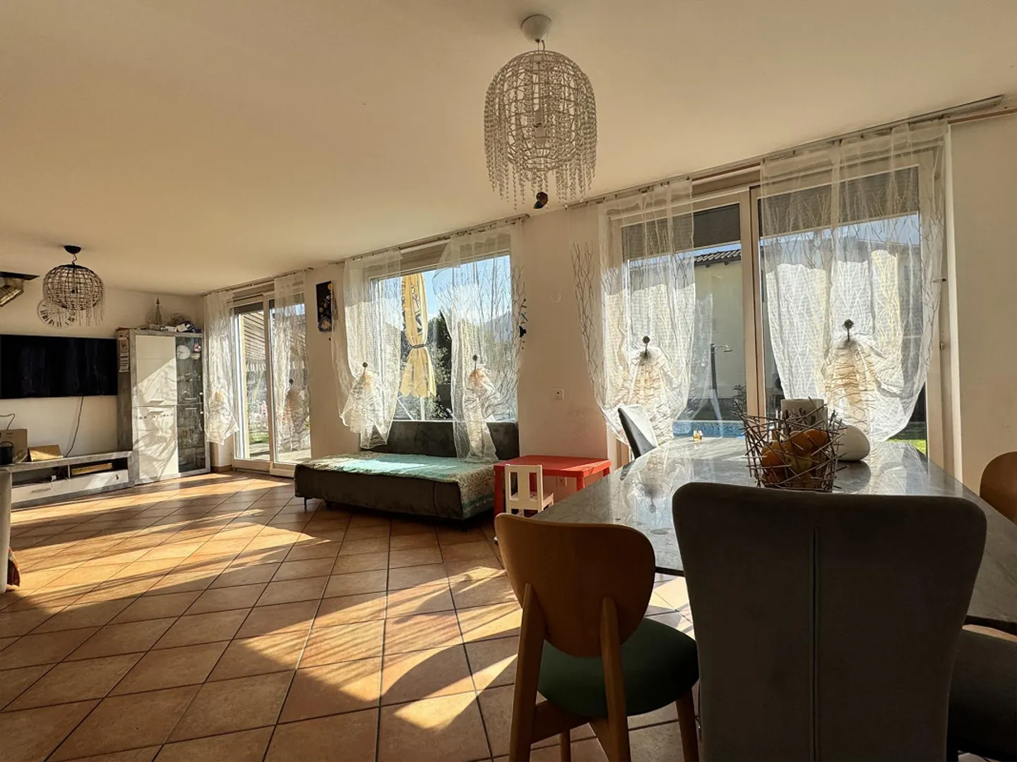 Maison bifamiliale avec piscine et grand terrain à Melano - Photo 2 sur 12