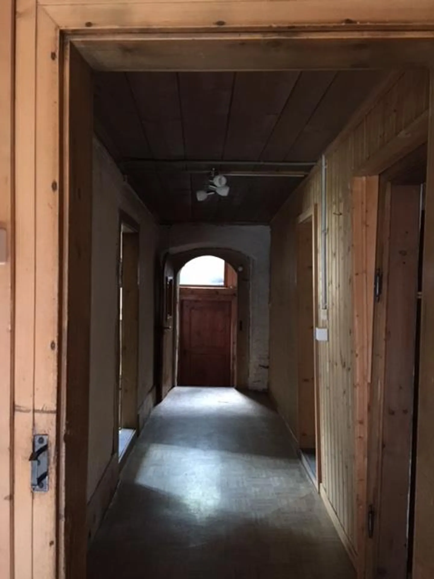 Sezione di casa accogliente con una superficie abitabile di 100m2, non arredata - Foto 2 di 8