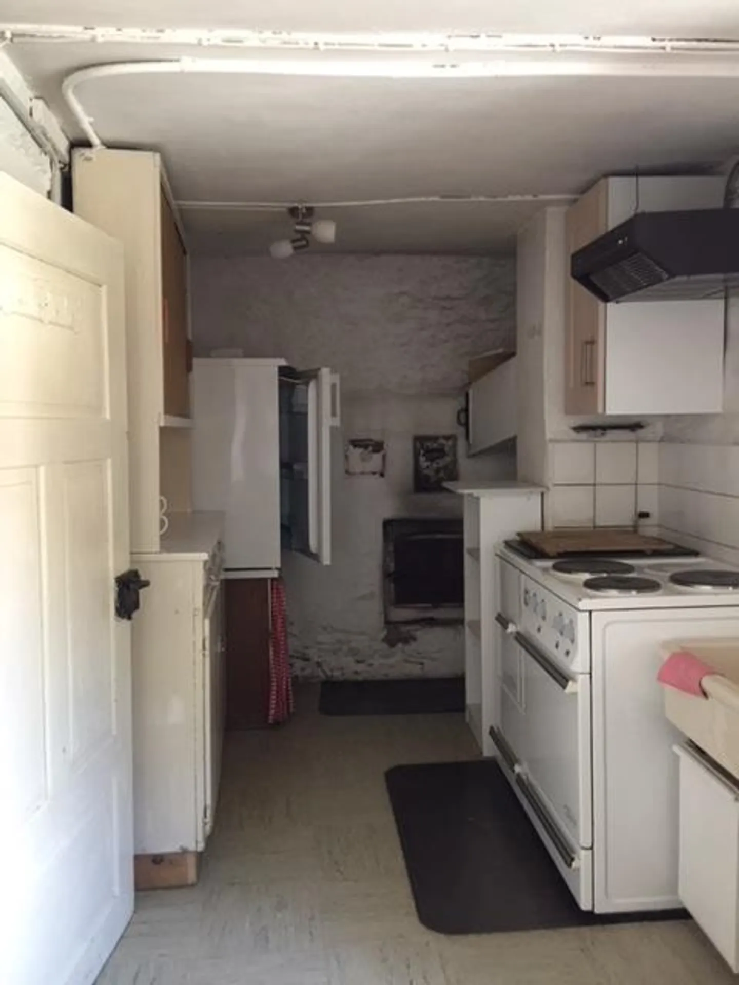 Sezione di casa accogliente con una superficie abitabile di 100m2, non arredata - Foto 6 di 8