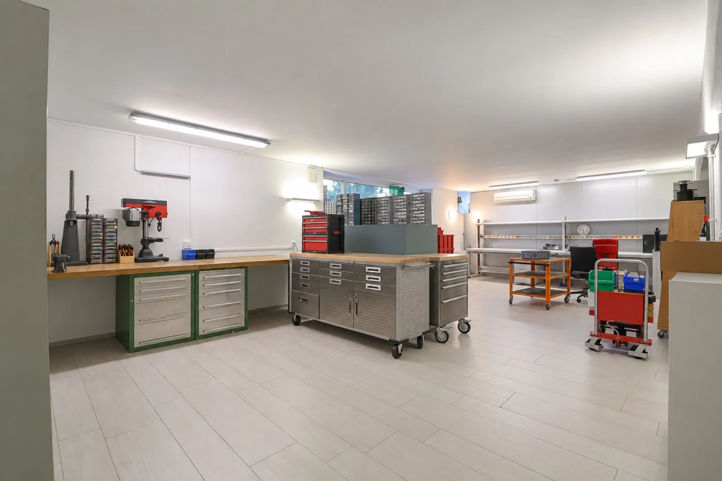 Spazio commerciale versatile in affitto vicino alla stazione ferroviaria - Foto 6 di 12