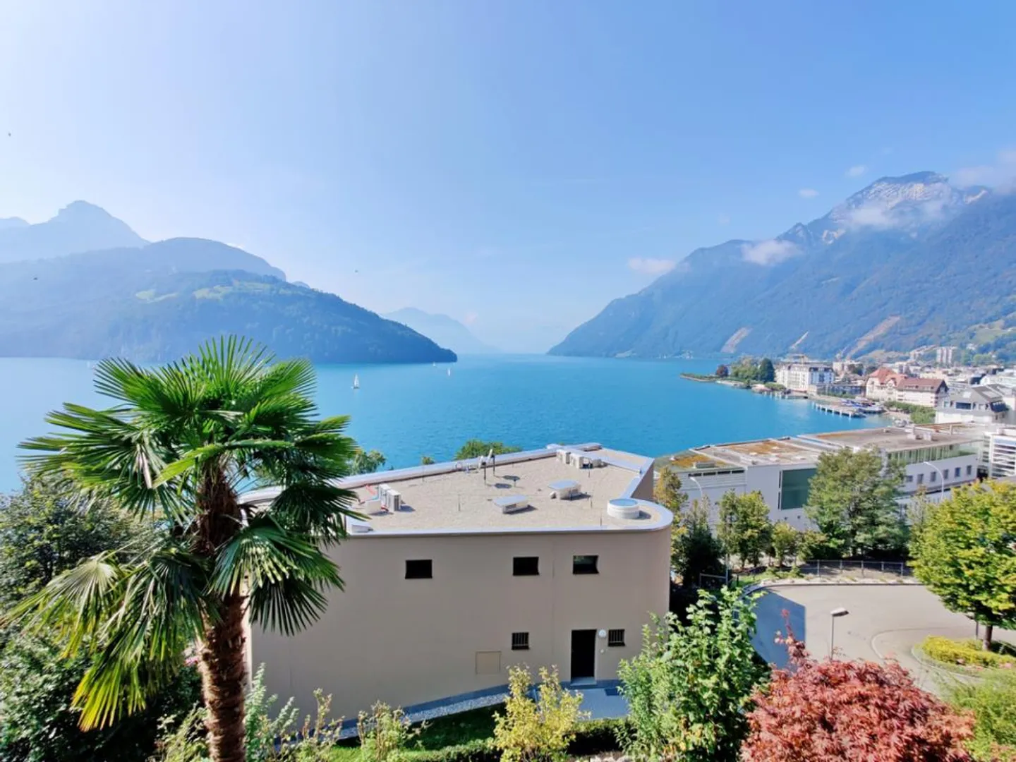 Atemberaubende Wohnung mit Seeblick - Foto 1 von 12