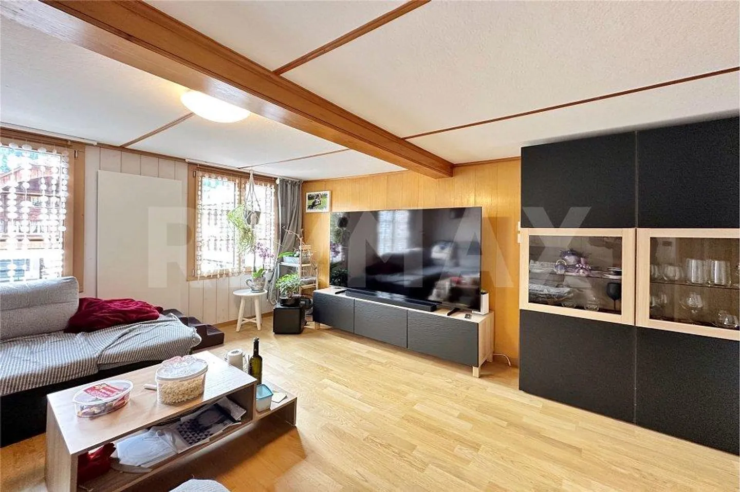 Vivere con carattere - Maisonette elegante di 5,5 stanze in stile Simmental + studio - Foto 6 di 13