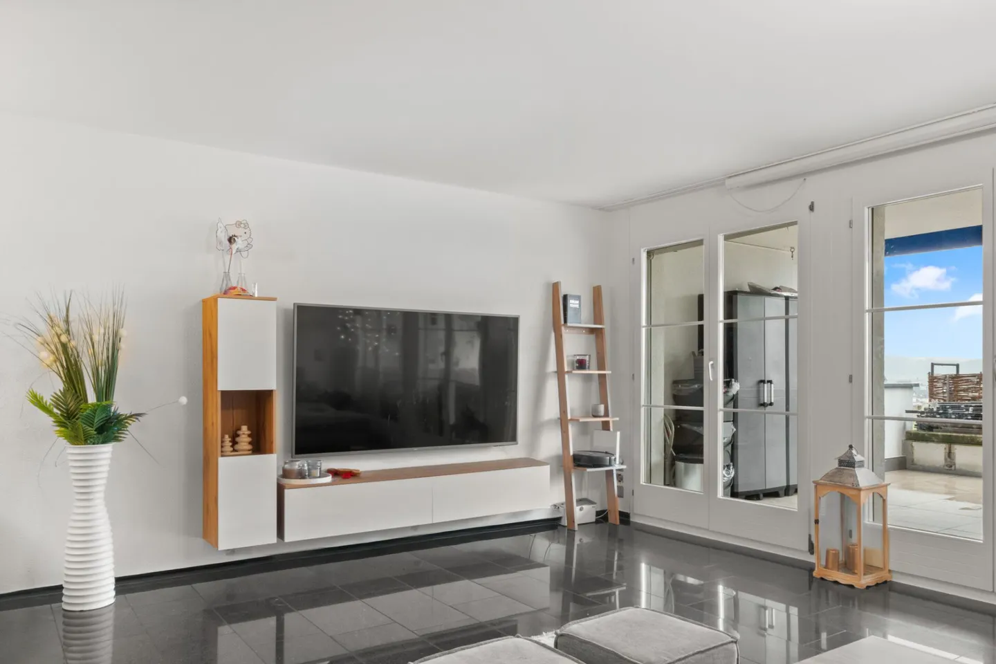 Stilvolle Maisonette mit Terrasse - Foto 2 von 11