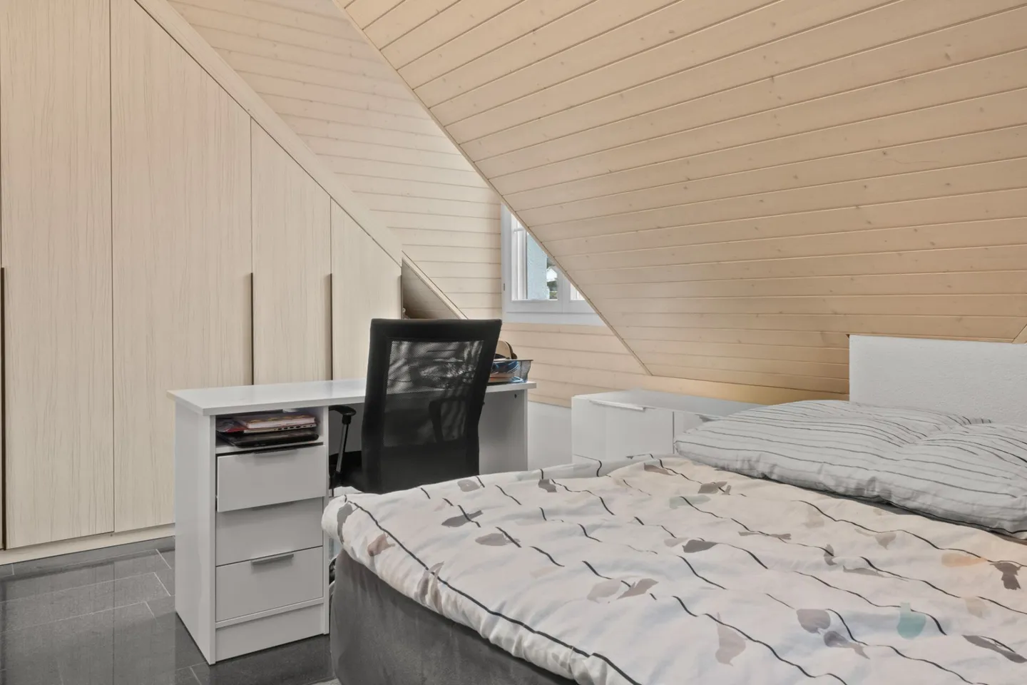 Stilvolle Maisonette mit Terrasse - Foto 7 von 11