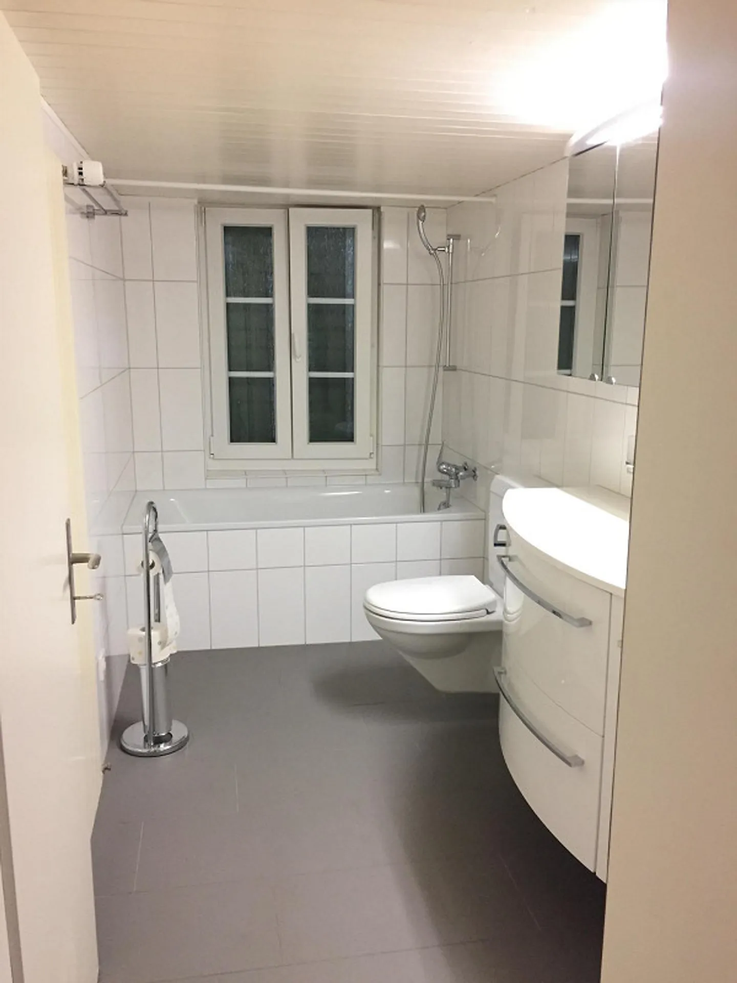 Ampio appartamento di 4.5 stanze in affitto - Foto 10 di 11