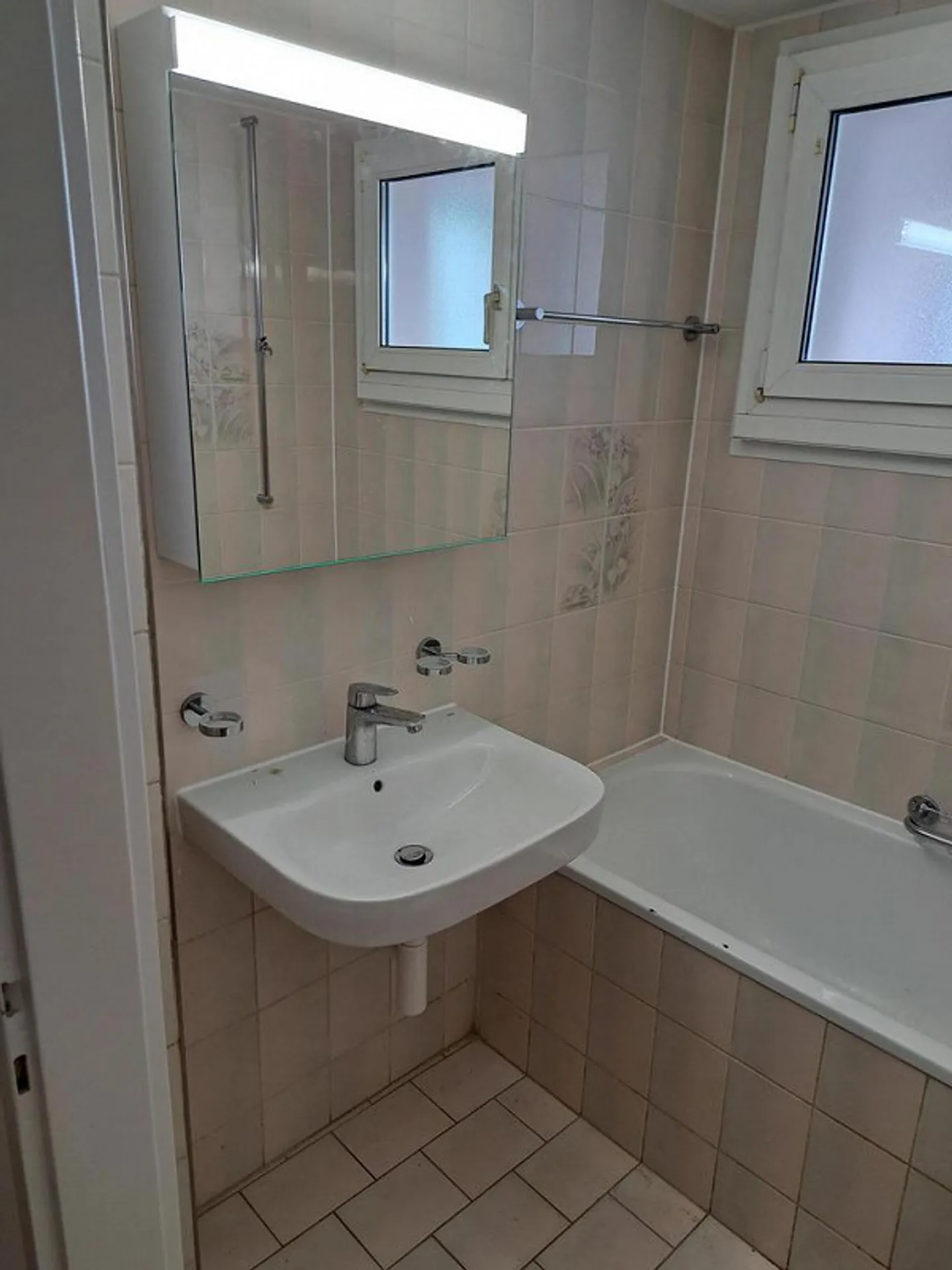 Cozy 3-room apartment in Allschwil - Photo 2 of 4