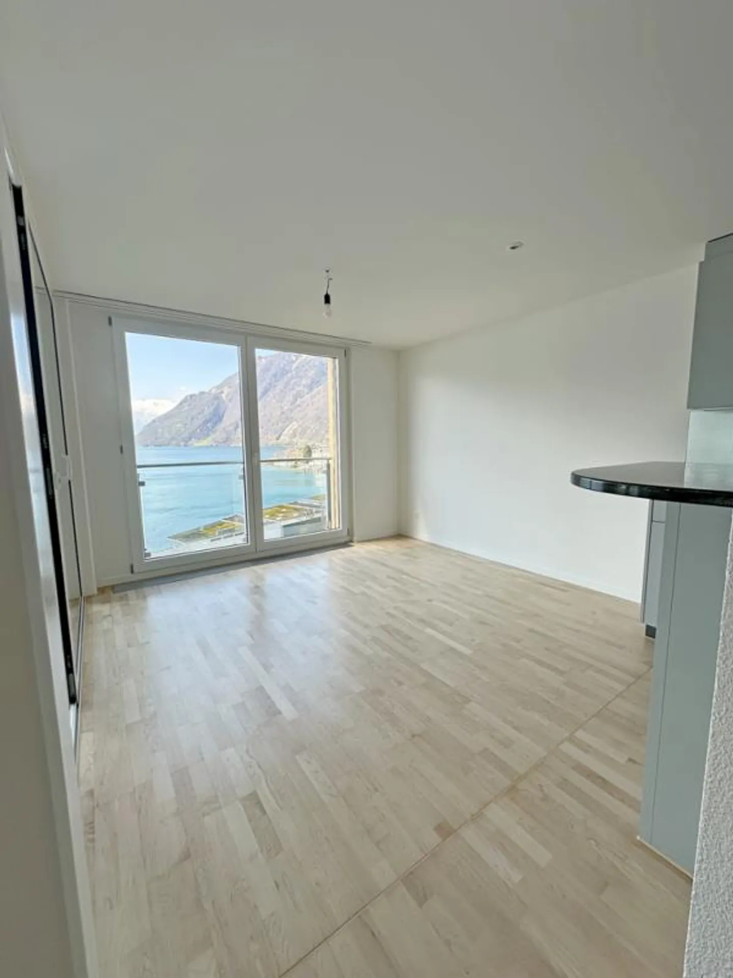 Atemberaubende Wohnung mit Seeblick - Foto 6 von 12