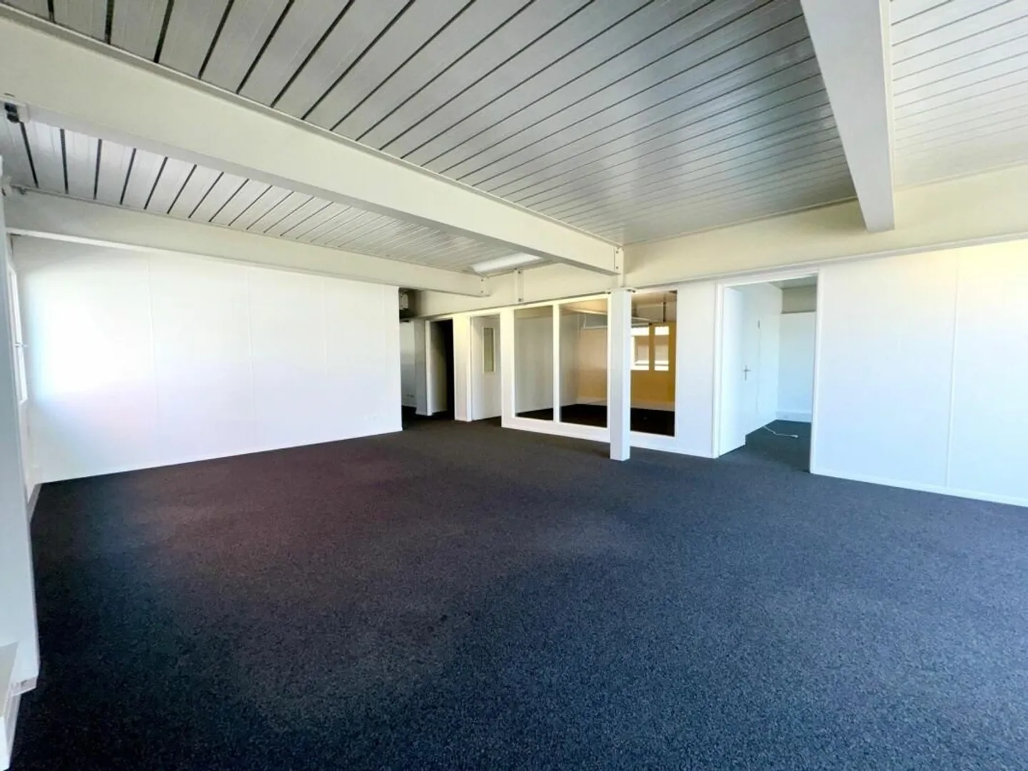 Moderne Bürofläche mit Top-Anbindung in Aadorf - Foto 1 von 12