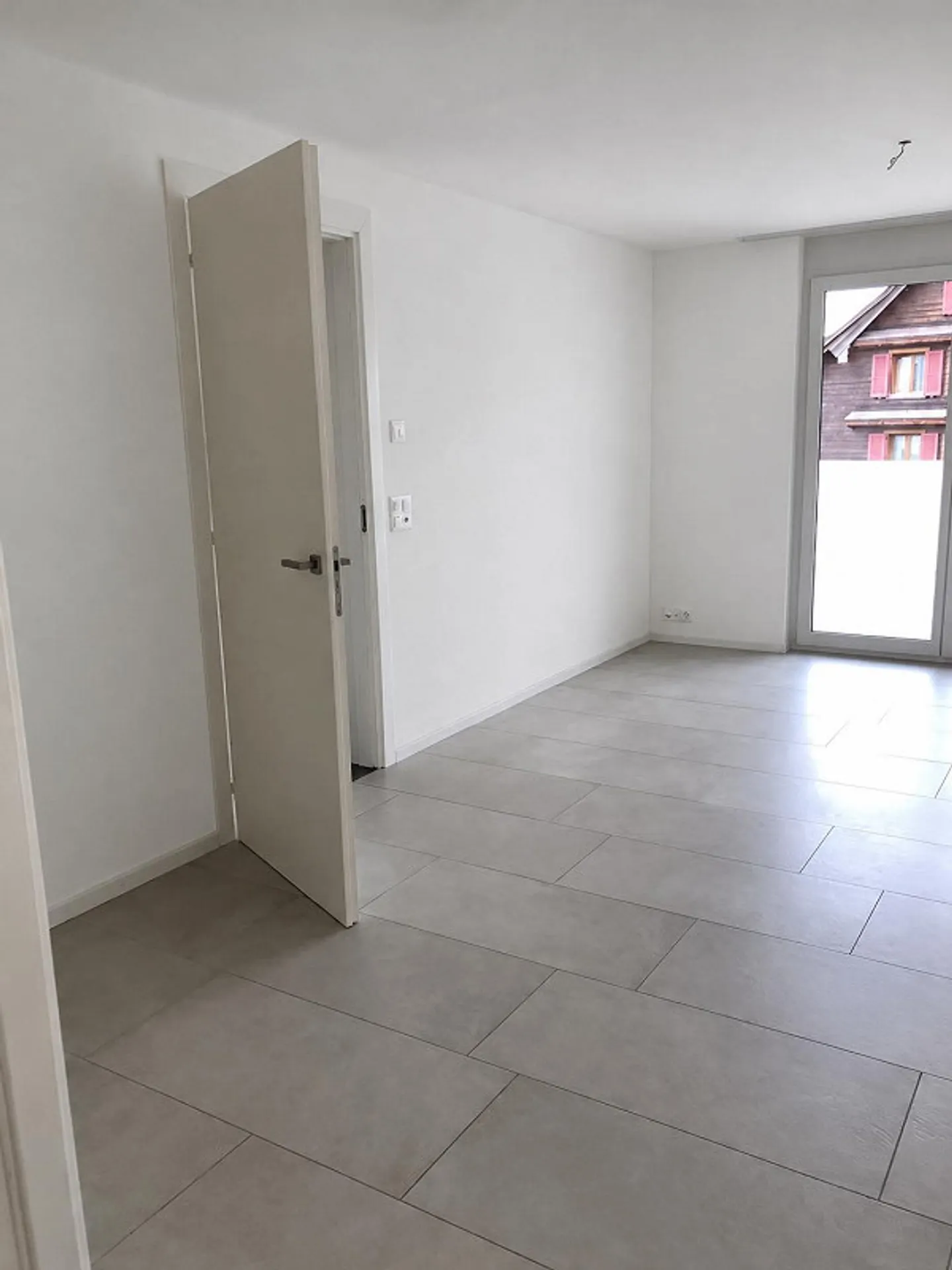 Modernes Apartment mit Seesicht - Foto 8 von 14