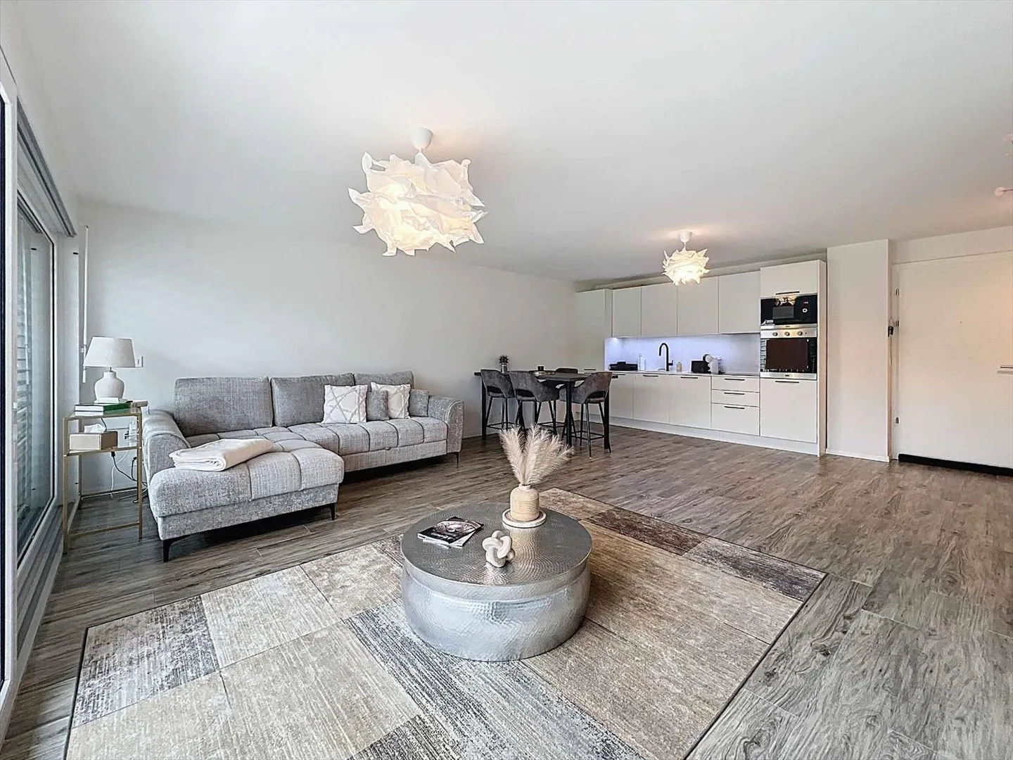 Opportunità di rendimento - Ampio appartamento di 2,5 stanze con 67m² + balcone - Foto 3 di 8