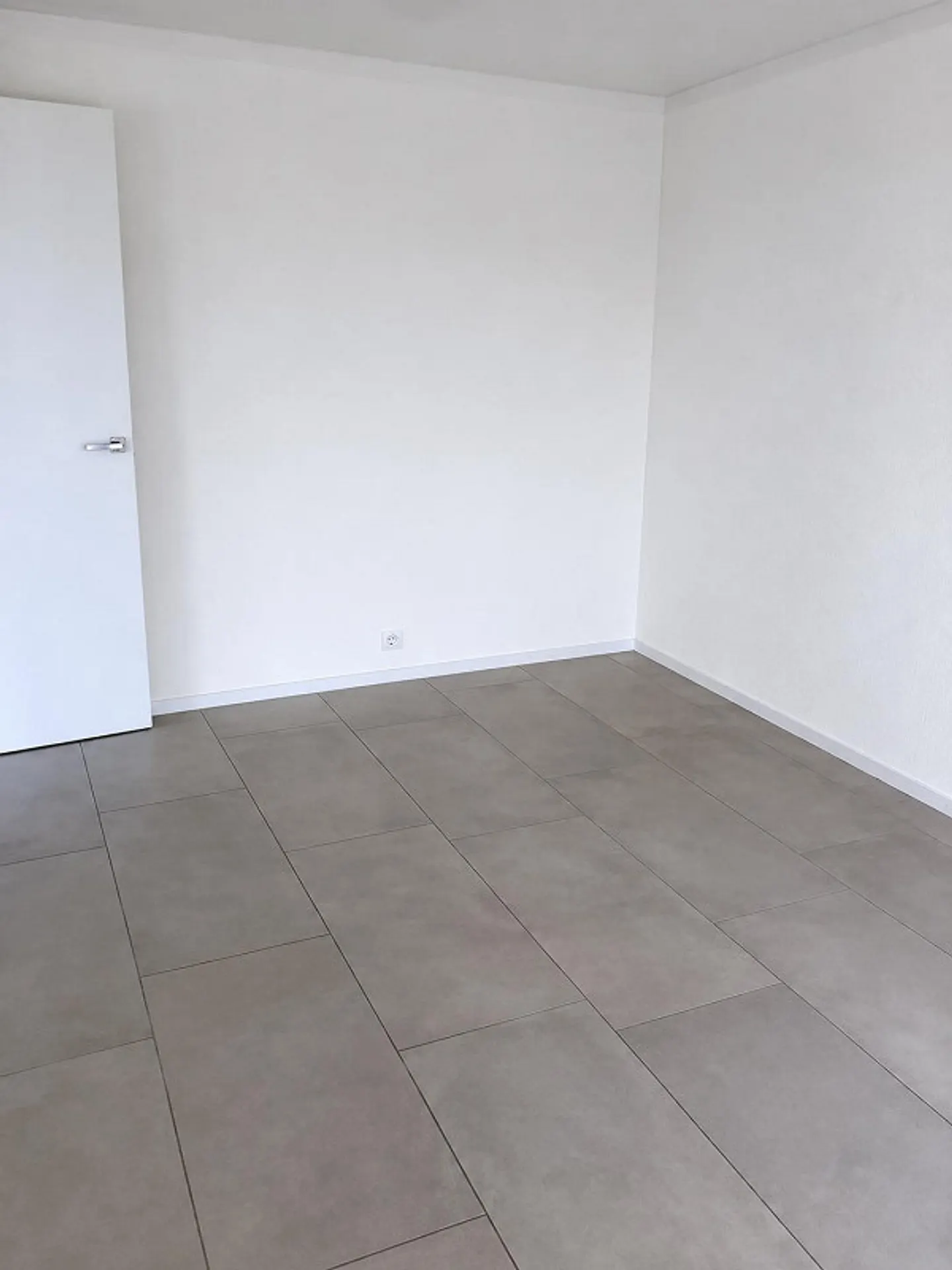 Modernes Apartment mit Seesicht - Foto 9 von 14