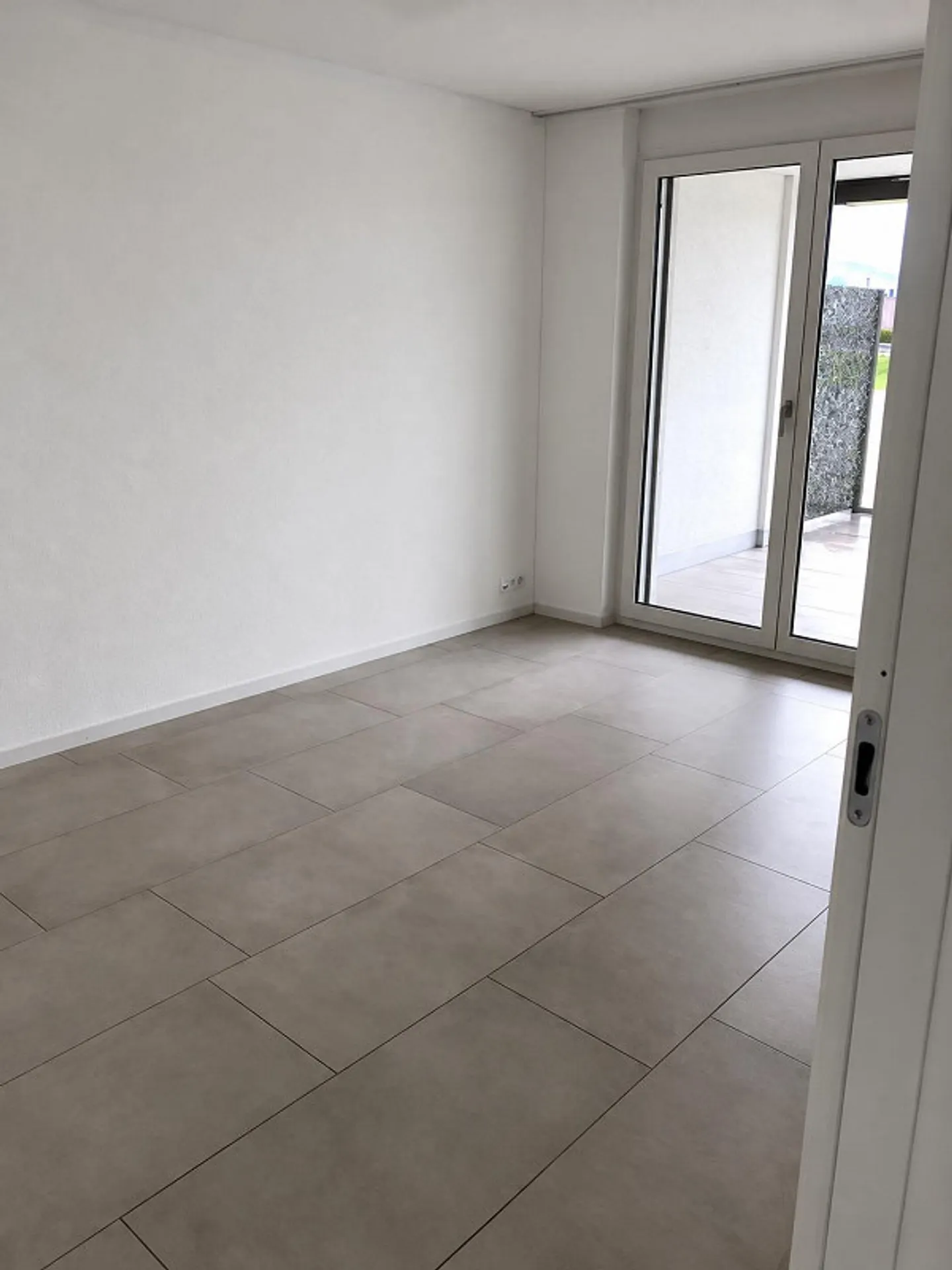Modernes Apartment mit Seesicht - Foto 10 von 14