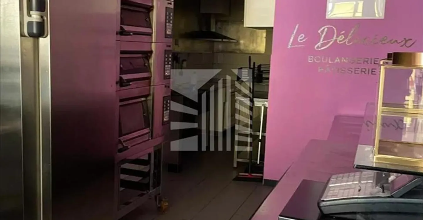 Edificio ad uso misto in affitto - Foto 3 di 9