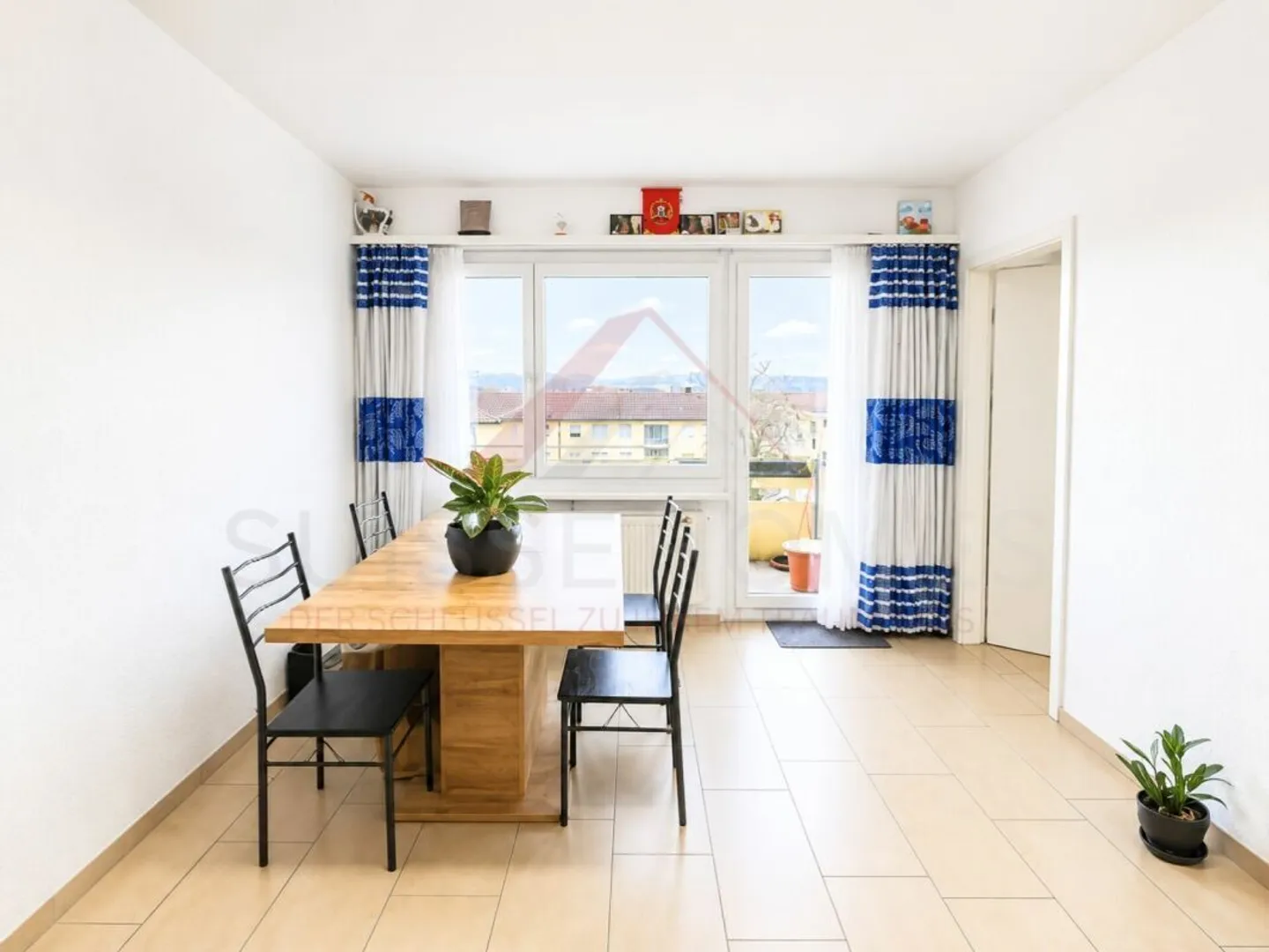 Perfect for Families - 4.5 Room Apartment with Balcony and Playground at the Door - Photo 5 of 13