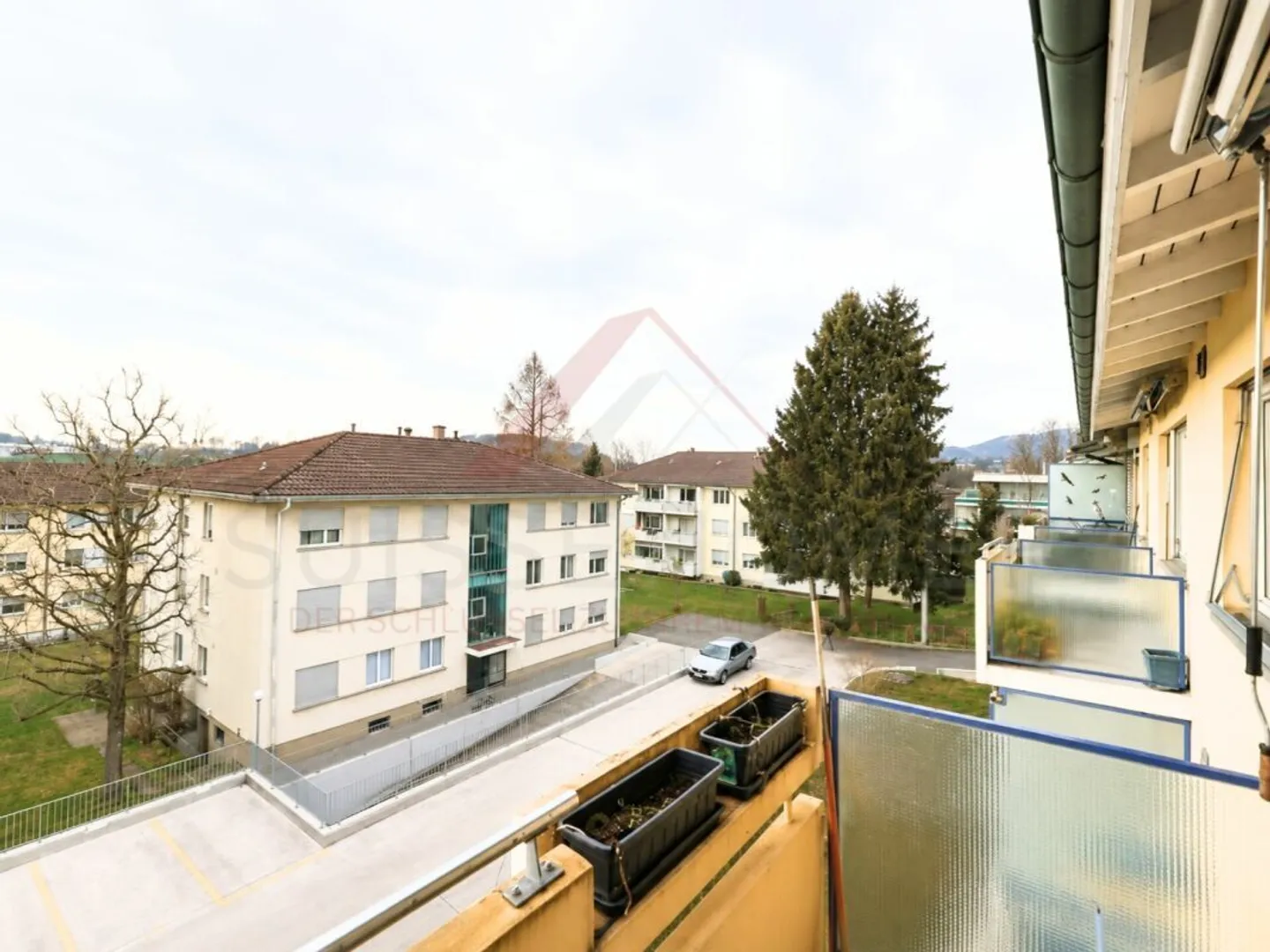 Perfect for Families - 4.5 Room Apartment with Balcony and Playground at the Door - Photo 2 of 13