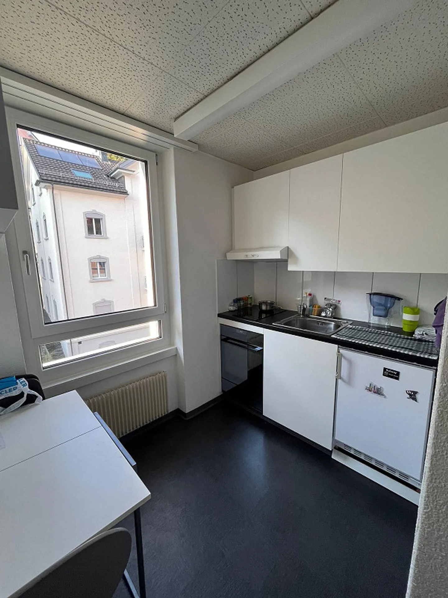 Piccolo appartamento arredato in città - situato in posizione centrale e tranquilla - Foto 3 di 9