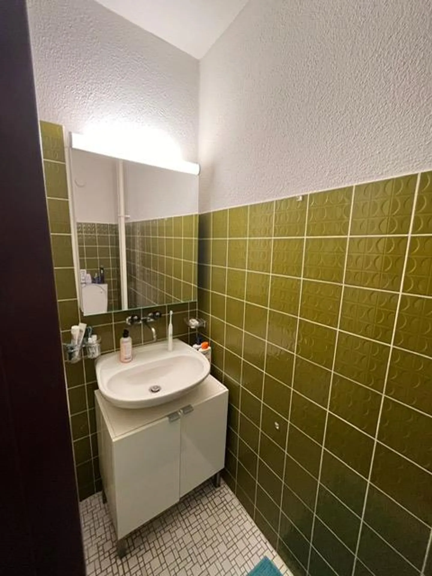 Piccolo appartamento arredato in città - situato in posizione centrale e tranquilla - Foto 8 di 9