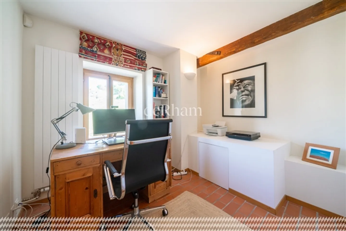 Charming Winemaker's House
In the Heart of the Vineyards
View of Lake Geneva - Photo 20 of 20