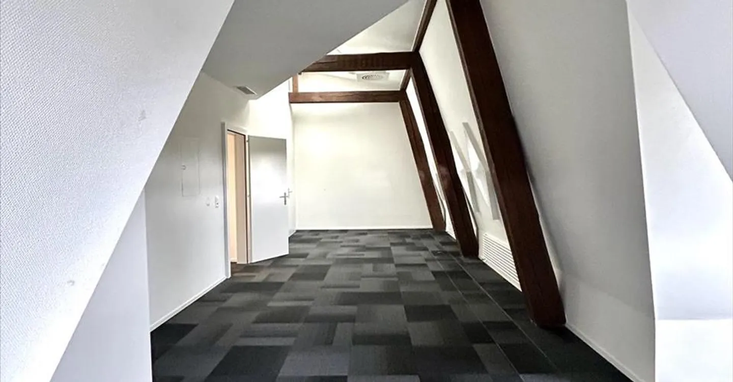 Immeuble mixte à louer - Photo 2 sur 13