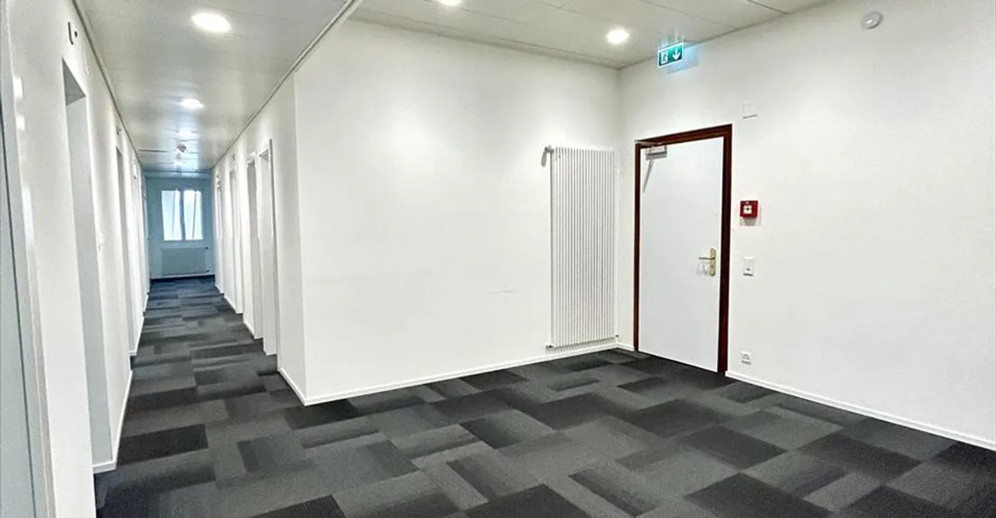 Immeuble mixte à louer - Photo 3 sur 13