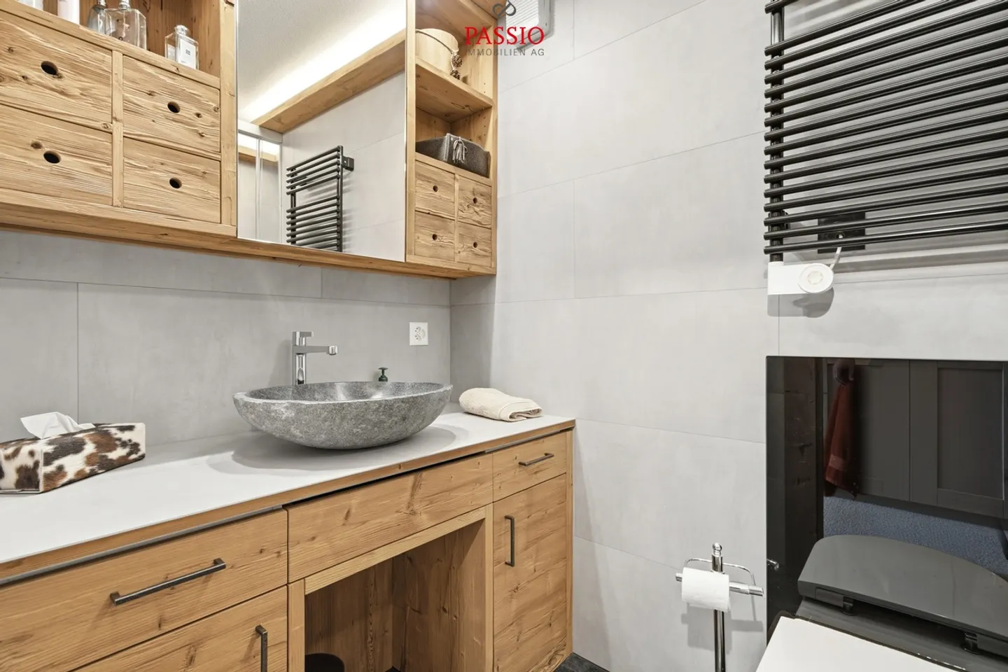 Exclusive 4.5-Room Apartment in Schönried - Photo 8 of 29