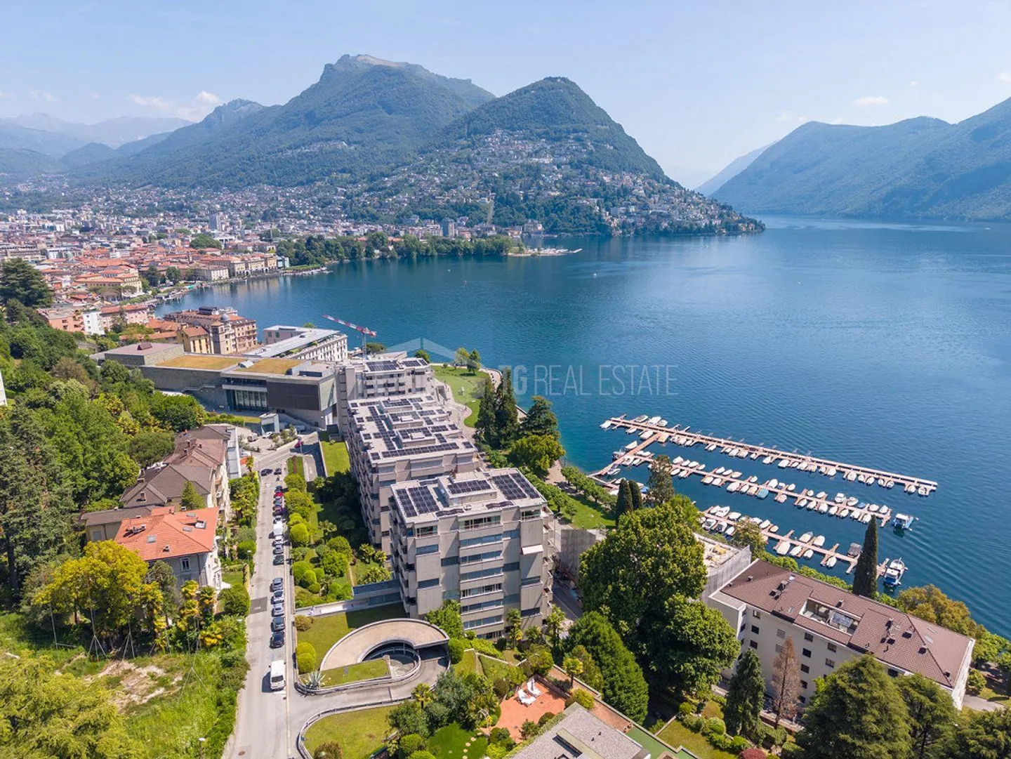 PENTHOUSE ÉLÉGANT AU 12E ÉTAGE AU COEUR DE LUGANO - Photo 3 sur 13